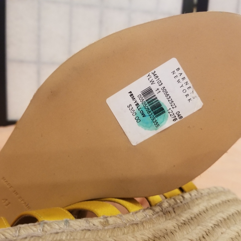 Barneys New York  Wedges - Picture 4 of 6